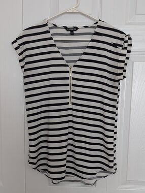 Express Black and White Striped Zip V-Neck Blouse